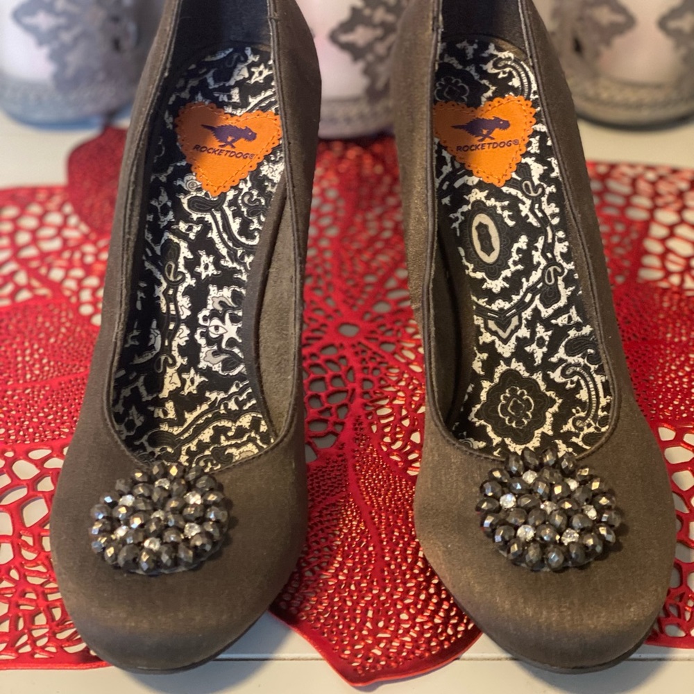 Rocket Dog heels -new